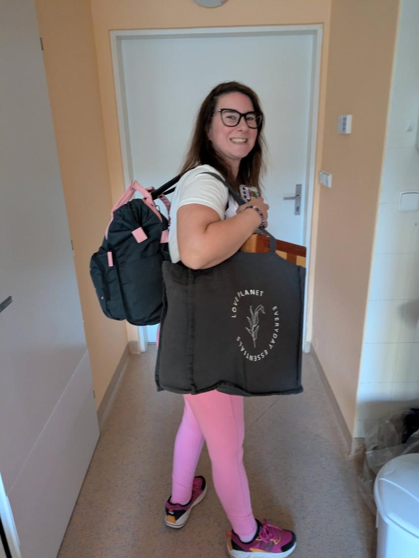 Patrik and his wife by a fountain